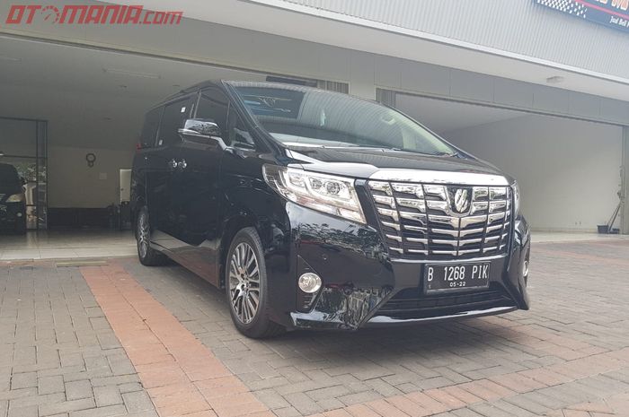 Ilustrasi mobil bekas Toyota Alphard X AT tahun 2017