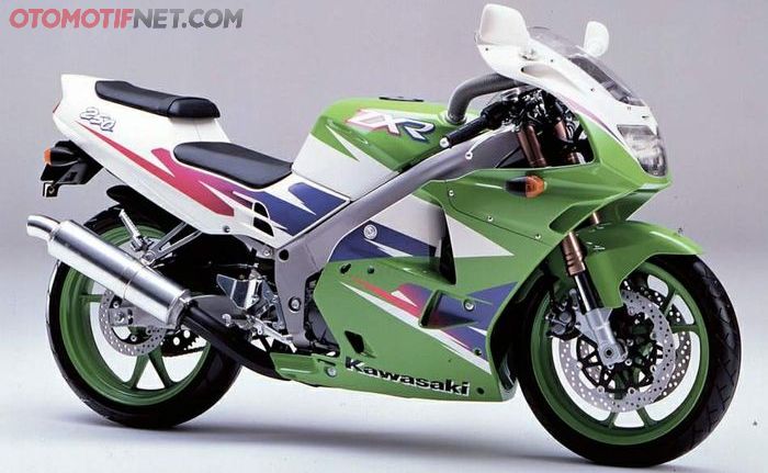 Kawasaki Ninja ZXR 250 berkapasitas 250 cc 4 Silinder