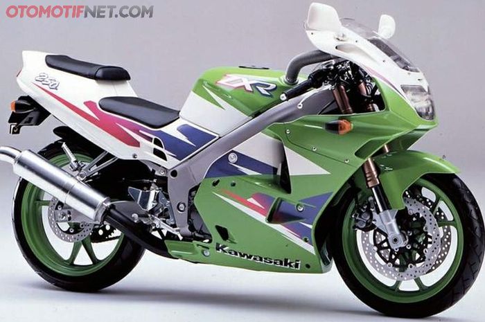 Kawasaki Ninja ZXR 250 berkapasitas 250 cc 4 Silinder