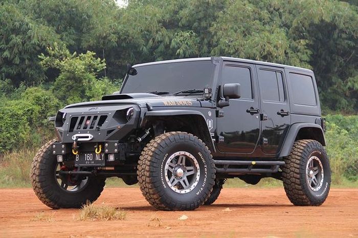 Modifikasi Jeep Wrangler Sport dengan tampilan sangar