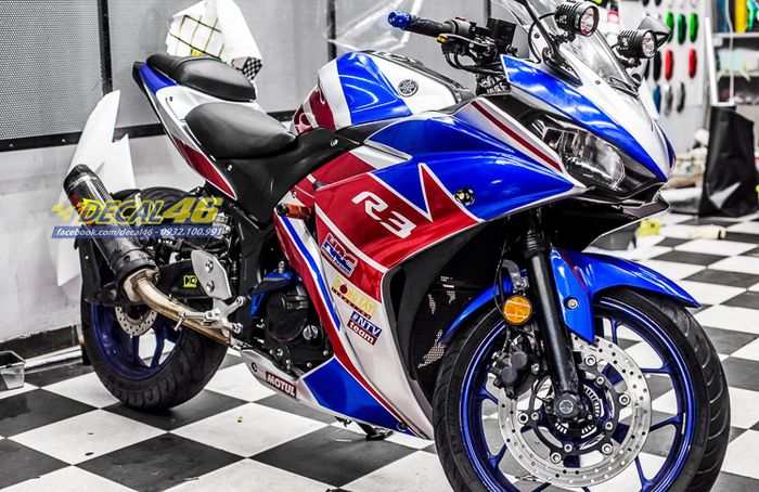 Kombinasi warna merah, putih dan biru paling terlihat pada bagian fairing