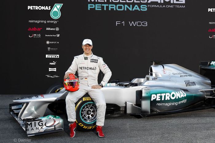 Michael Schumacher saat peluncuran mobil F1 Mercedes untuk musim 2012