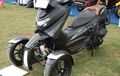 Canggih! Yamaha NMAX 3 Roda, Parkir Nggak Perlu Distandarin Lagi