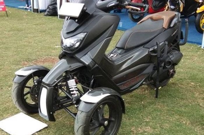 Yamaha NMAX tiga roda hadir pada acara Yamaha MAXI Day di pegunungan Dieng, Jawa Tengah.