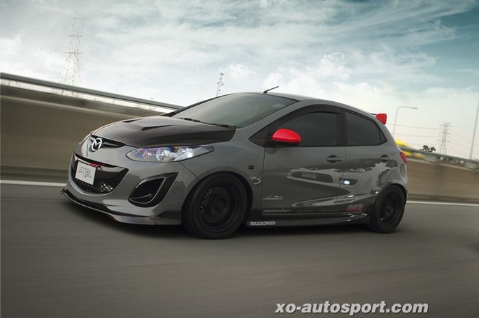 Modifikasi Mazda2 lama tampil sporti