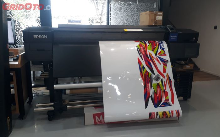 Hasil print sticker Maxdecal Reflective APR100  dari printer Epson SureColor SC-S80670