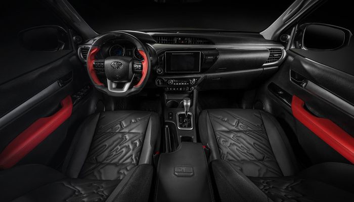 Interior modifikasi pikap Toyota Hilux oleh Carlex Design