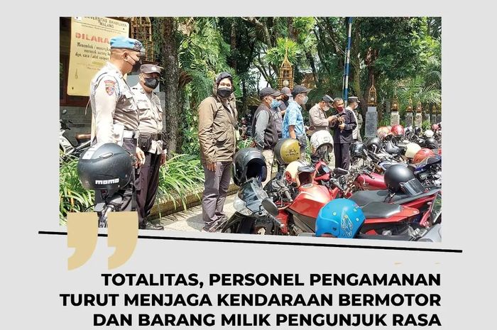 Jajaran Polresta Malang Kota mengamankan kendaraan para pendemo