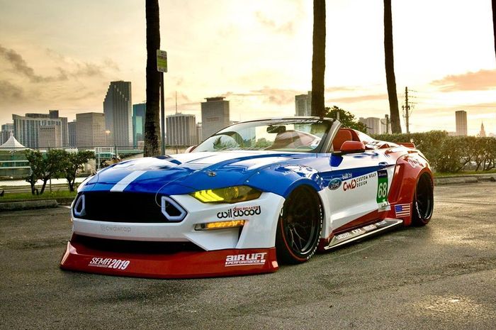 Modifikasi Ford Mustang S550 pakai body kit Clinched