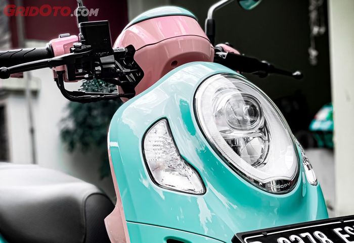 Bodi luar Honda Scoopy berkelir hijau tosca