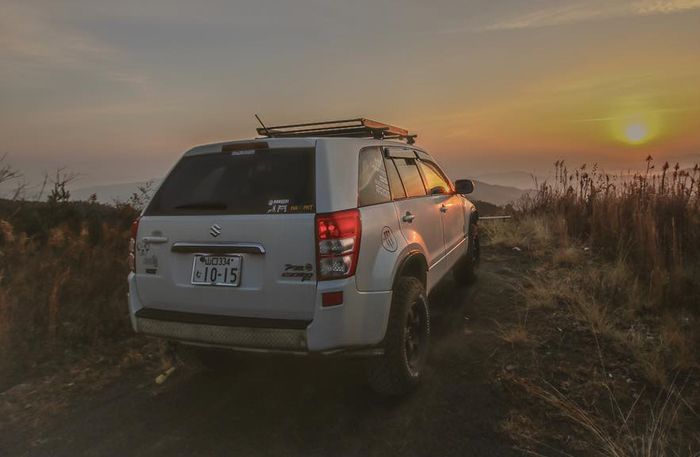 Suzuki Grand Vitara jangkung mengasup lift kit