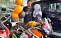 Bikin Iri, Istri Kasih Hadiah Ulang Tahun Pernikahan Motor Gede untuk Sang Suami