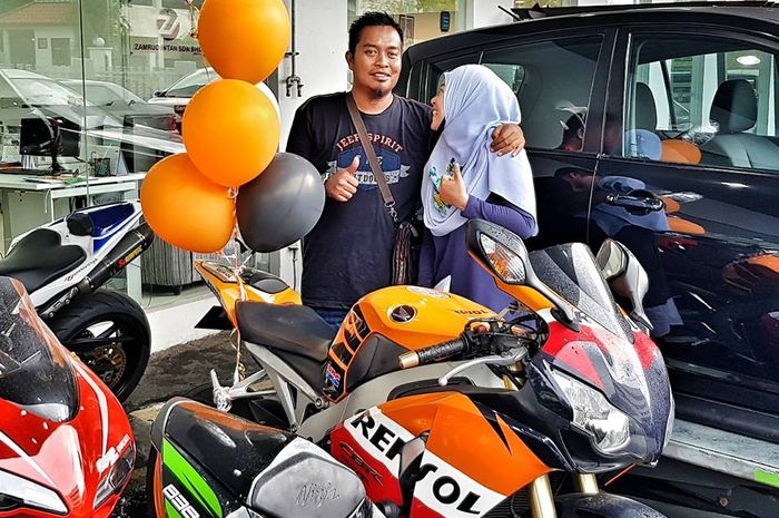 Istri hadiahi motor gede Honda CBR1000RR untuk sang suami