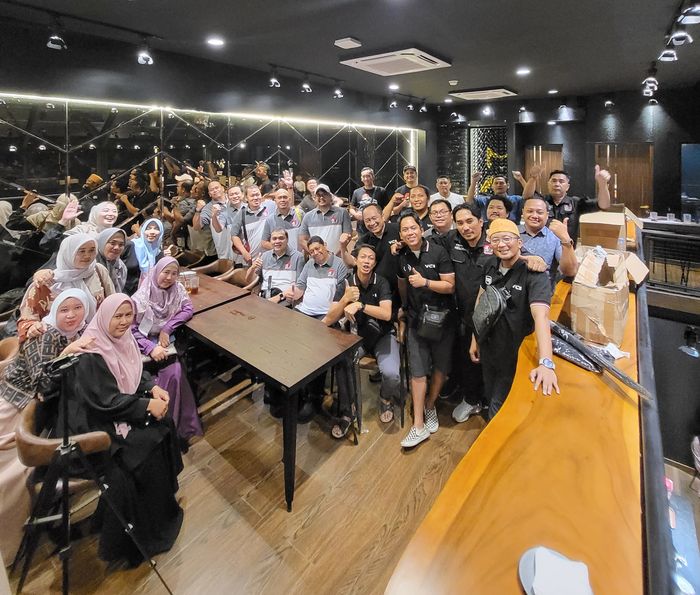 Voxy Club Indonesia (VCI) isi kegiatan di bulan ramadan dengan buka puasa bersama (bukber), berbagi dengan anak yatim &amp; dhuafa, serta berbagi pengetahuan soal kendaraan hybrid