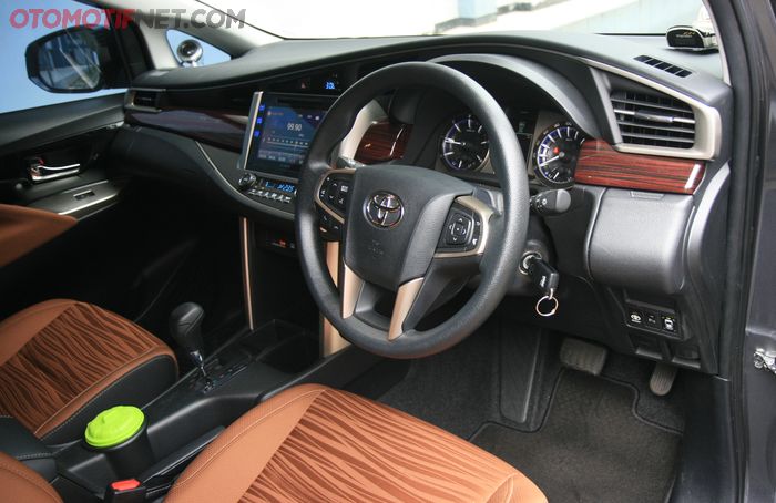 Interior All New Toyota Kijang Innova cukup tambah wood panel biar makin mewah 