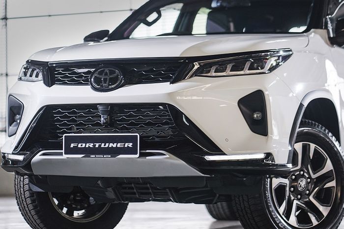 Toyota Fortuner 2021 dengan desin fascia baru.