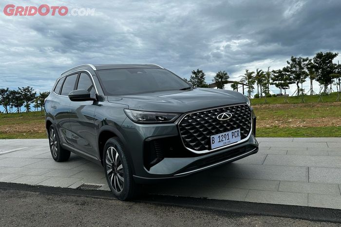 Dengan powertrain PHEV (Plug-in Hybrid Electric Vehicle), Chery Tiggo 8 CSH sebenarnya bukan lawan sepadan Toyota Kijang Innova Zenix hybrid.