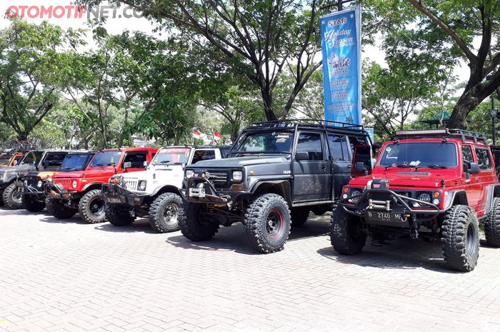 Para komunitas penggemar off-road hadir di acara JIP City Offroad