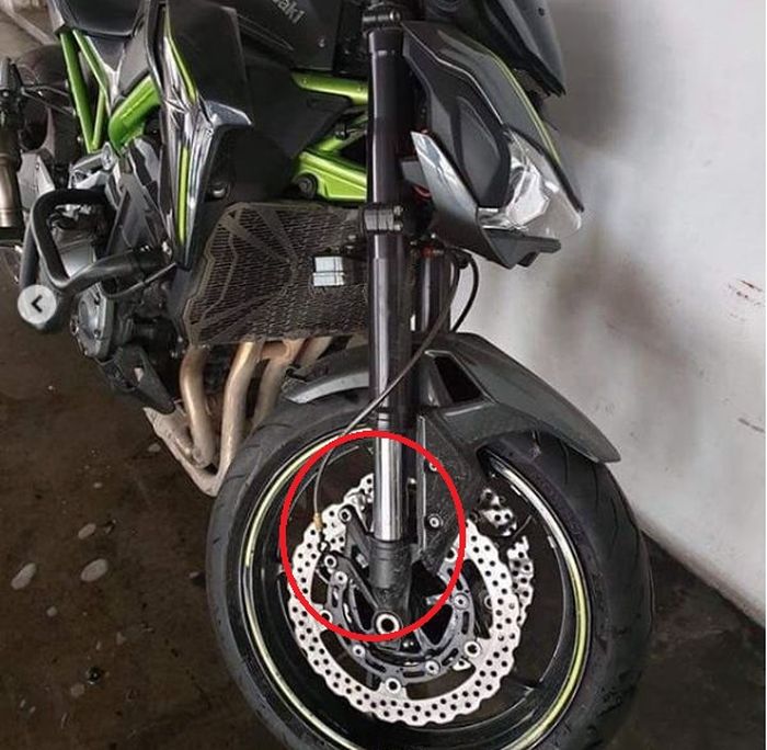 Kaliper rem Kawasaki Z900 raib saat parkir