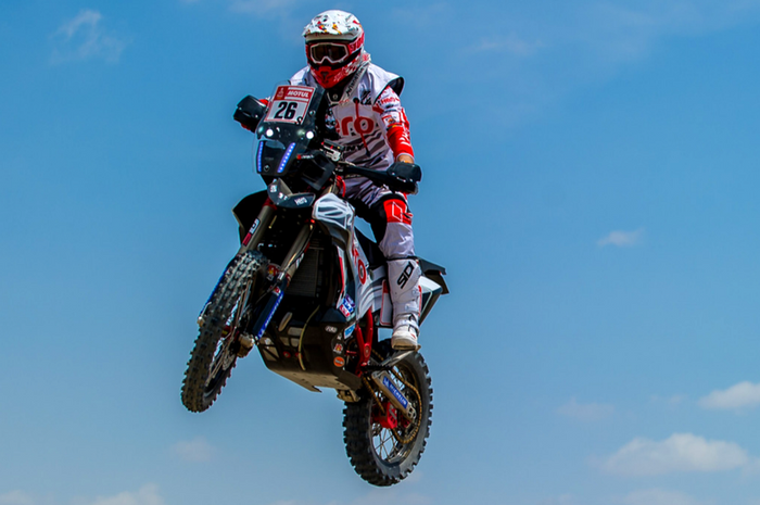 Pereli Hero Motosports Team Rally, Joaquim Rodrigues saat beraksi di hari pertama Reli Dakar 2018 sebelum kecelakaan