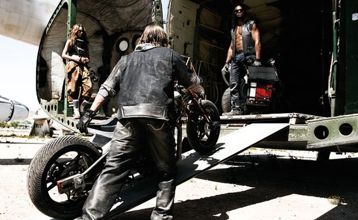 Yamaha XS650 &ldquo;Low Down &amp; Shifty&rdquo; besutan Icon 1000