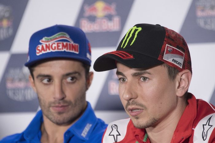 Andrea Iannone dan Jorge Lorenzo saat konferensi pers di MotoGP Spanyol 2018