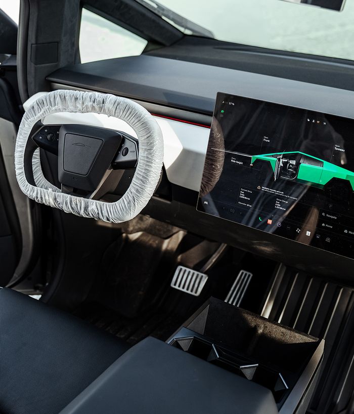 Interior Tesla Cybertruck minimalis