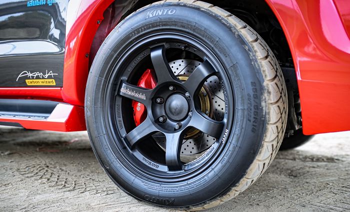 Modifikasi Toyota Fortuner ditopang pelek Volk Racing TE37 18 inci