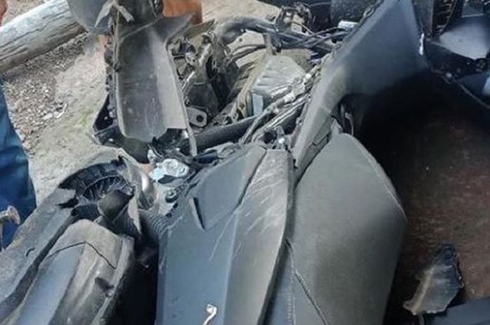 Yamaha NMAX Tabrakan alami kerusakan parah 
