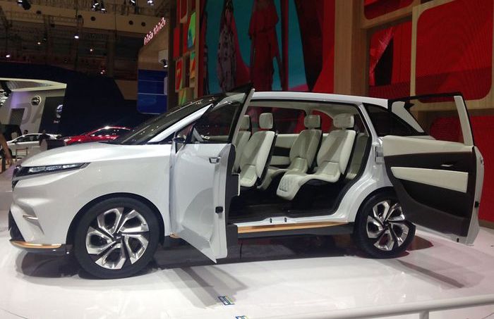 Sebagai mobil konsep DN MUltisix tampil futuristis dan modern dengan suicide doors