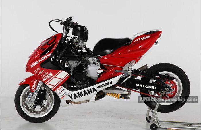 Yamaha Aerox kawin silang Dengan Yamaha R1