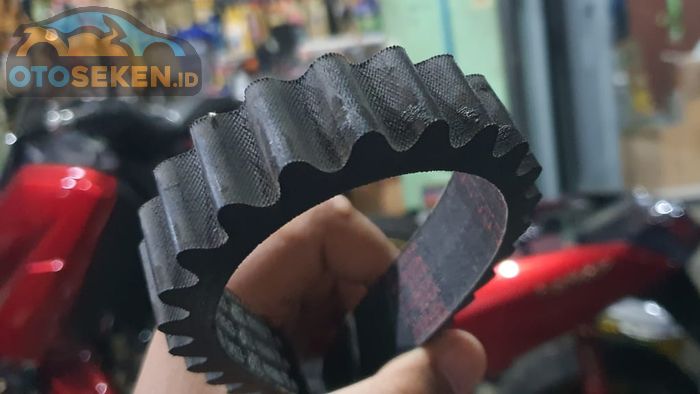 Mekanik Bengkel Resmi Sarankan Ganti V-Belt Yamaha NMAX di Kilometer Segini