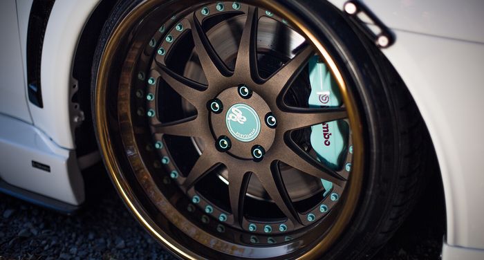 Modifikasi Mitsubishi Evo X pasang pelek  Avant Garde F120 18 inci