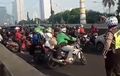 Parah, Pemotor Naik ke Jalan Layang Casablanca, Kaget Campur Panik Dikepung Polisi Dua Arah 