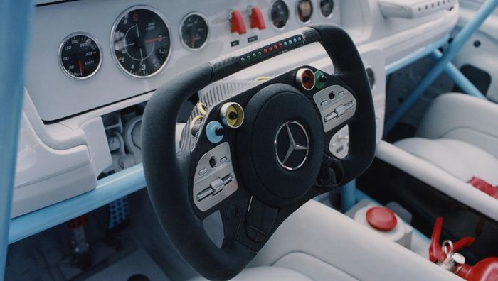 Setir mengadopsi gaya Formula 1