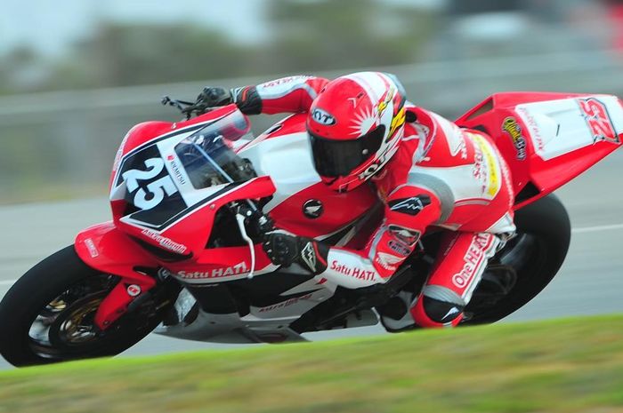 Rheza Danica Ahrens balapan di ARRC SS600 Australia