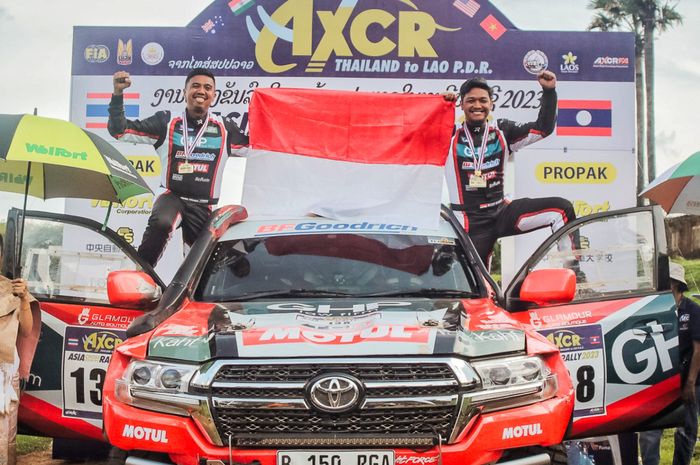 Pereli Julian Johan dan Recky Resanto berhasil finish di gelaran Asia Cross Country Rally Cross (AXCR) 2023