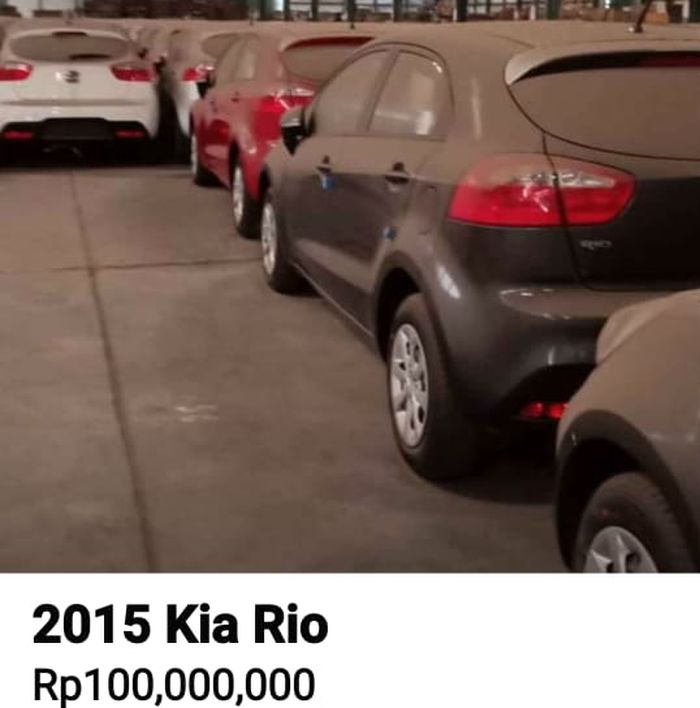 KIA Rio generasi ketiga kondisi baru tahun 2015 dijual cuma Rp 100 juta di Facebook.