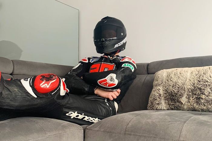 Pebalap tim Petronas Yamaha SRT, Fabio Quartararo yang merasa bosan di rumahnya