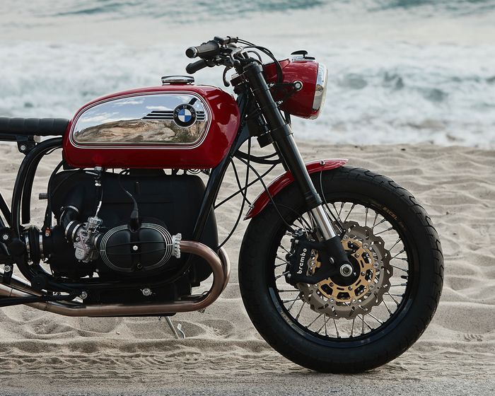 Garpu depan pakai Showa dan kedua rodanya diganti produk Excel