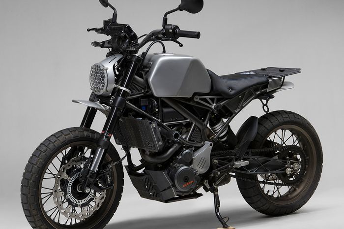 KTM Duke 390 neo-retro scrambler garapan Akash Das