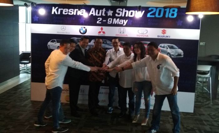 jajaran direksi Kresna Insurance dan Mandiri Tunas Finance