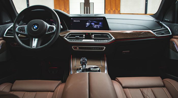 Tampilan interior BMW X5 yang elegan