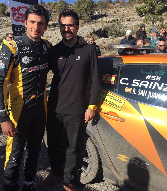 Carlos Sainz bersama co-driver Rodrigo Sanjuan