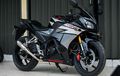 Honda CBR150R Lama Jadi Kekar, Pasang Upside Down Yamaha R15 dan Swing Arm R25