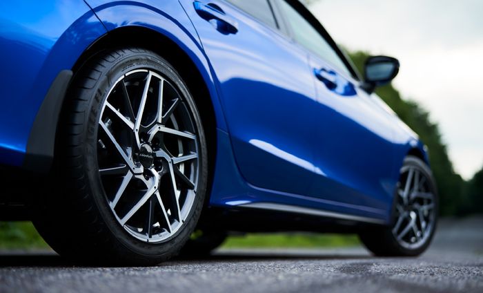 Modifikasi Honda Civic e:HEV mendapat pelek multi-spoke ukuran 18 inci