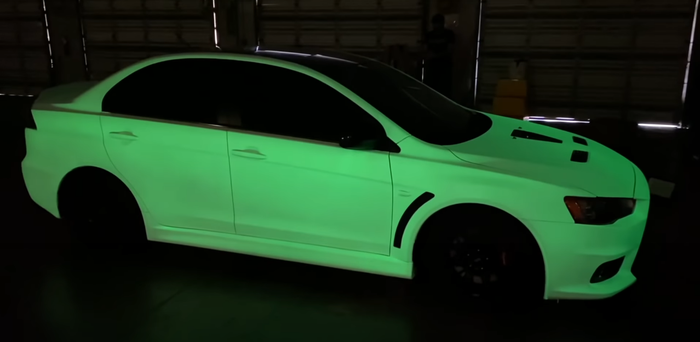 Pakai pigmen KryptoBright Pigment dan LIT Pigment berwarna hijau