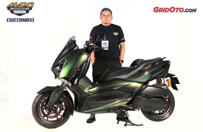 Yamaha XMAX Best Elegant Look di Customaxi Yamaha seri Bandung 2019 bersama sang owner