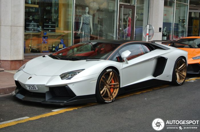 Modifikasi Lamborghini Aventador LP900-4 pakai body kit Molto Veloce