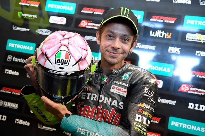 Valentino Rossi yang menggunakan livery helm baru, gagal mendapatkan point di MotoGP San Marino 2021